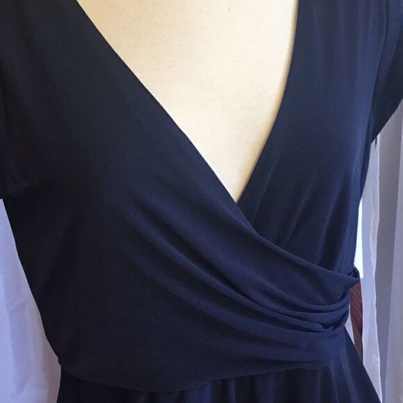 NWT a wrap top dress in navy by SHELBY & PALMER in size 6 - Picture 5 of 12